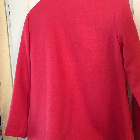 Fresh from Laurie’s closet - Picture 3 of 5